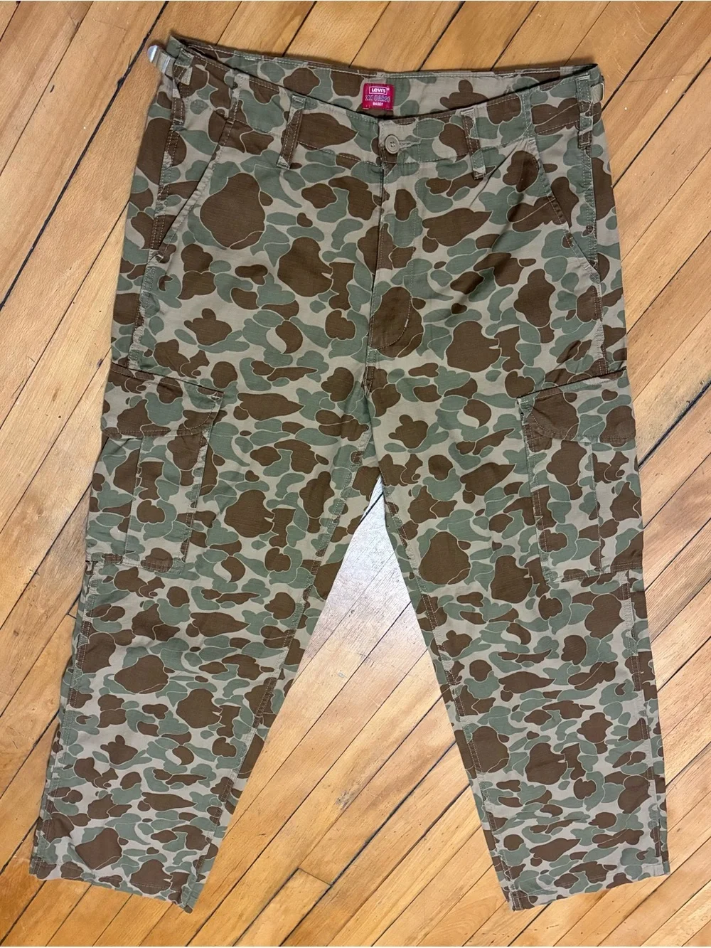 Levi’s frogskin Camouflage  military Cargo Pants in Olive & Brown W33 32L